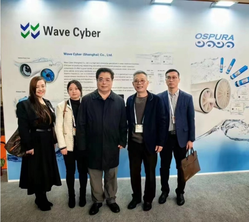 驻荷兰领馆参赞苏光明一行莅临德州之星荷兰水展展台